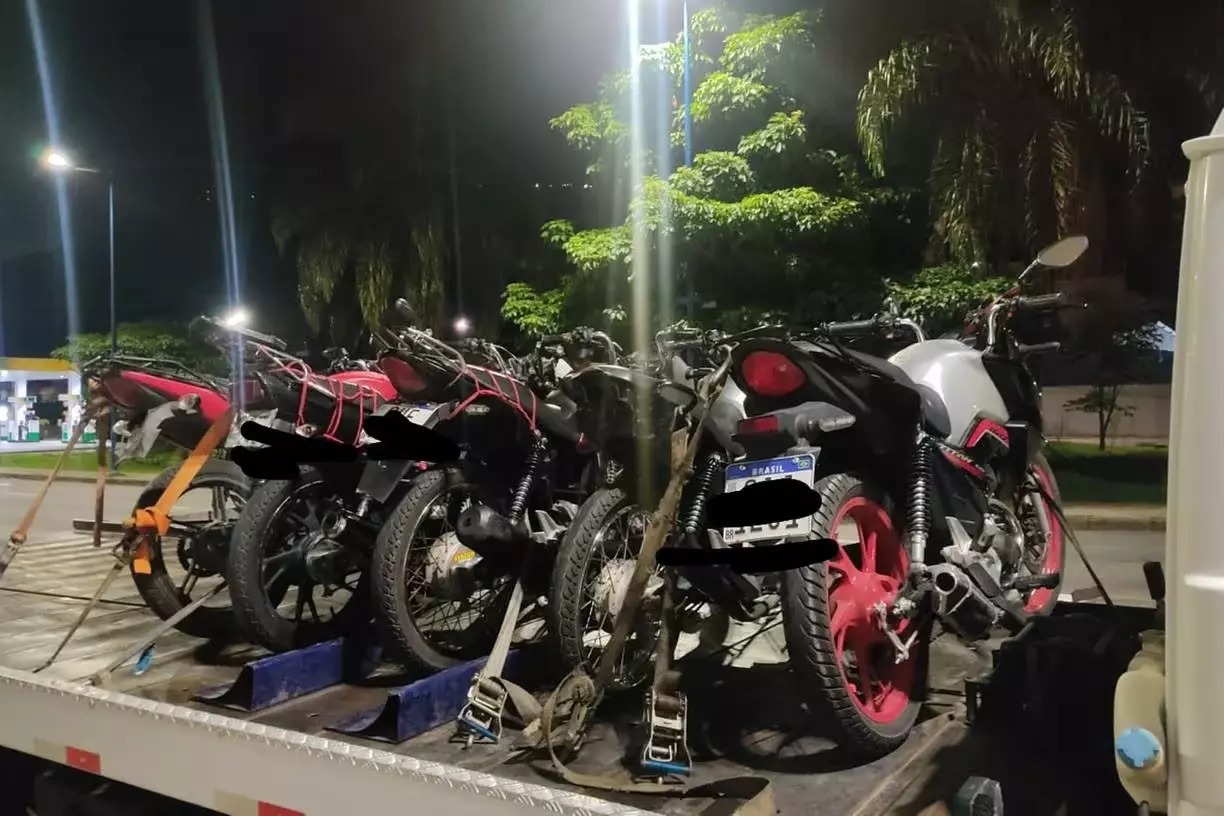 Polícia Militar apreende motocicletas que participavam de 